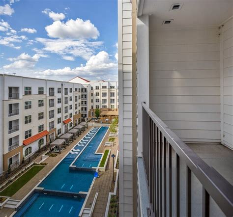 rockwall apartments at the harbor.